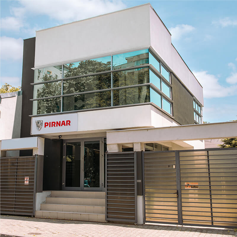 Showroom usi de exterior din aluminiu - Pirnar Romania